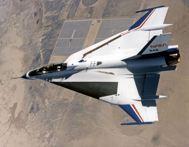 - Single-engine aircraft