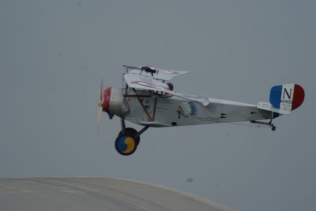 - Single-engine aircraft