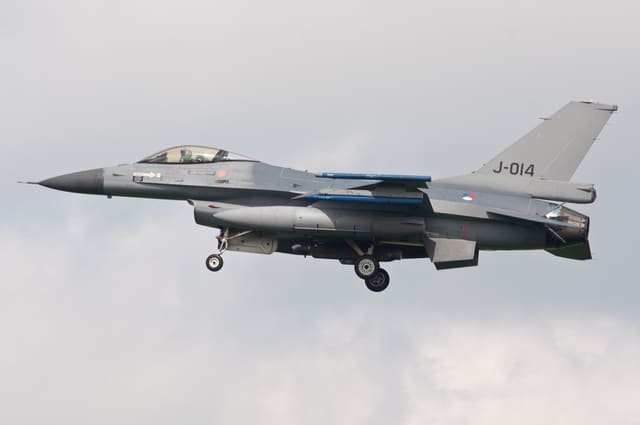 - Single-engine aircraft