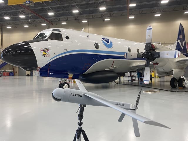N42RF — Lockheed
