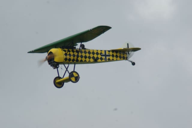 - Single-engine aircraft