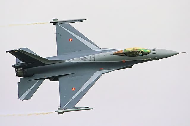 - Single-engine aircraft