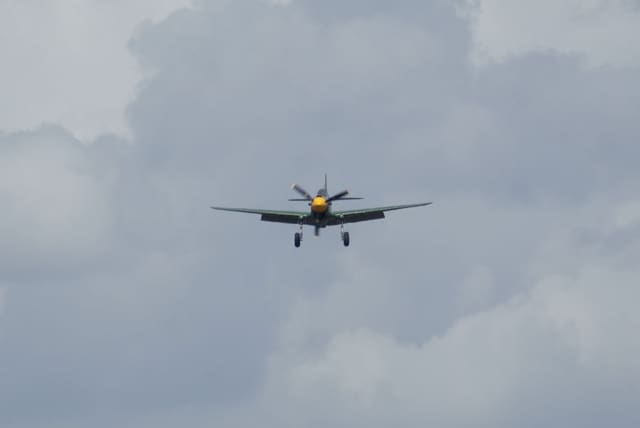 - Single-engine aircraft