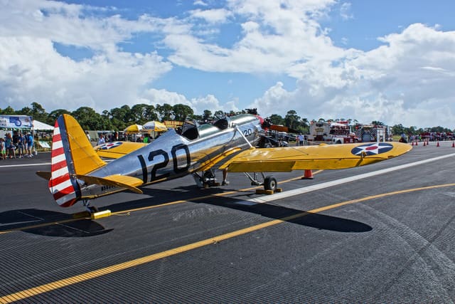 - Single-engine aircraft