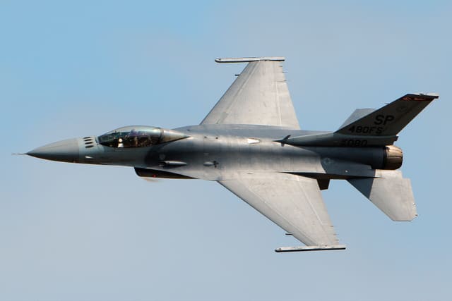- Single-engine aircraft