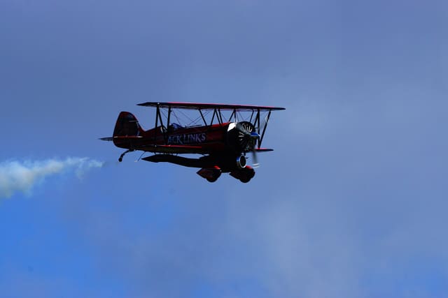 - Single-engine aircraft