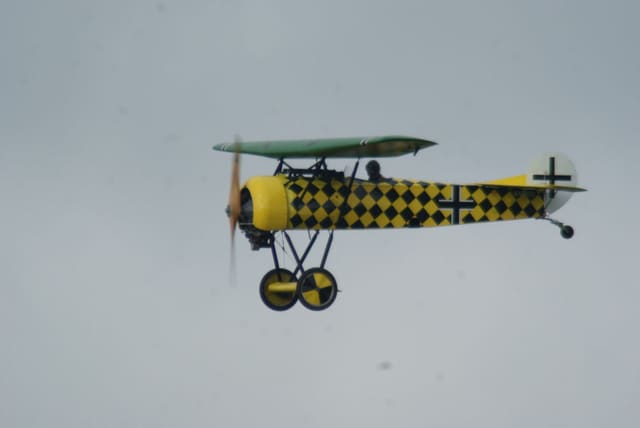 - Single-engine aircraft