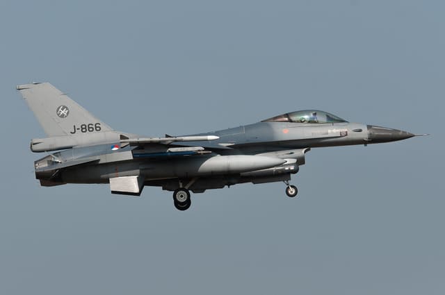 - Single-engine aircraft