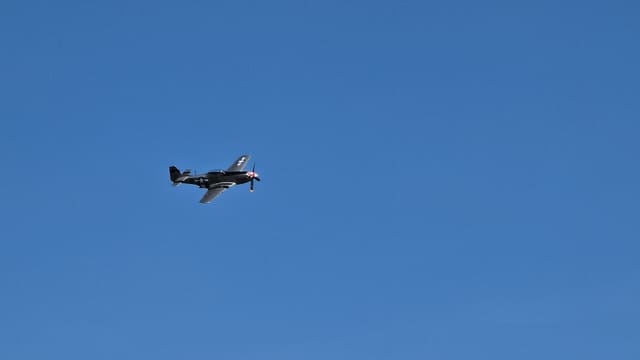 - Single-engine aircraft