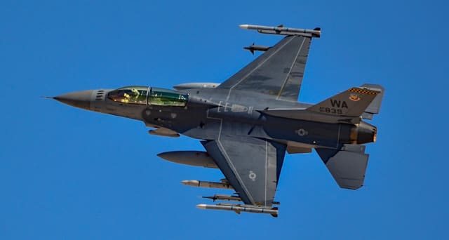 - Single-engine aircraft