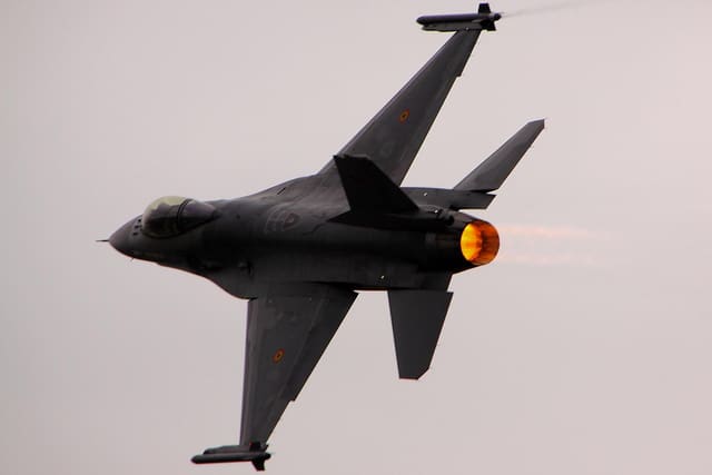 - Single-engine aircraft
