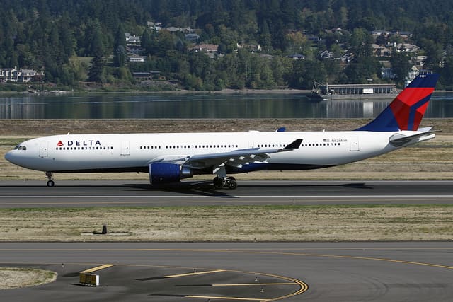 N828NW — Airbus