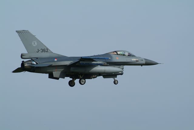 - Single-engine aircraft