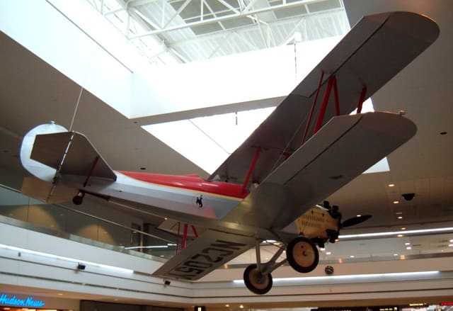- Single-engine aircraft