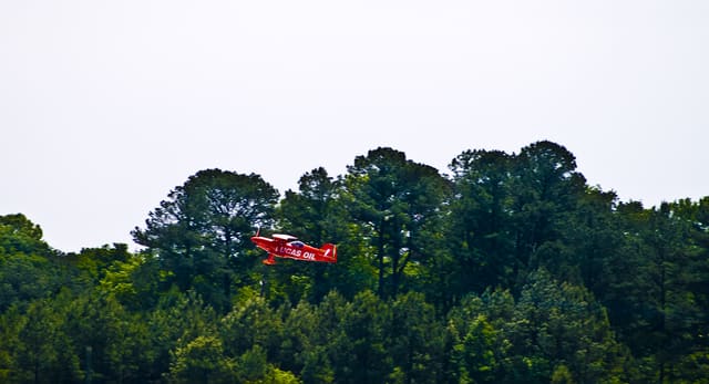 - Single-engine aircraft