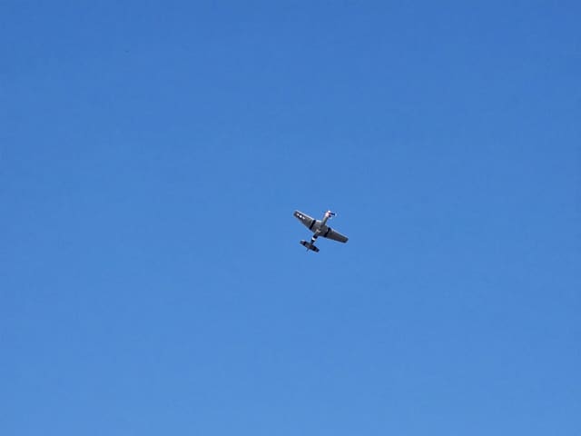 - Single-engine aircraft
