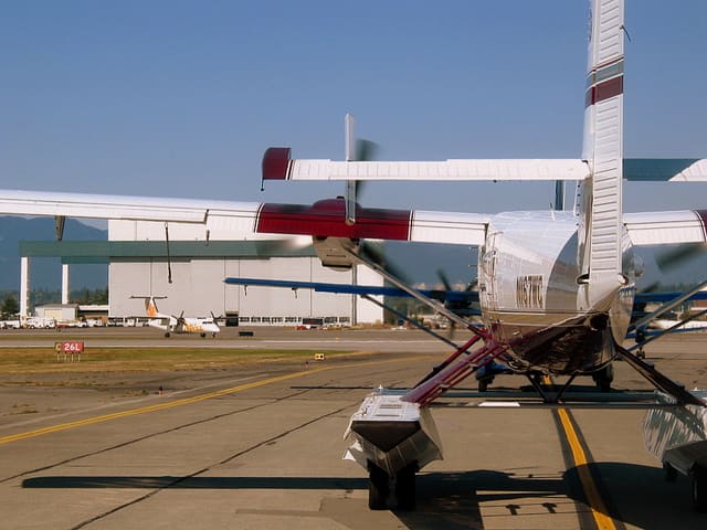 N167WC - De Havilland