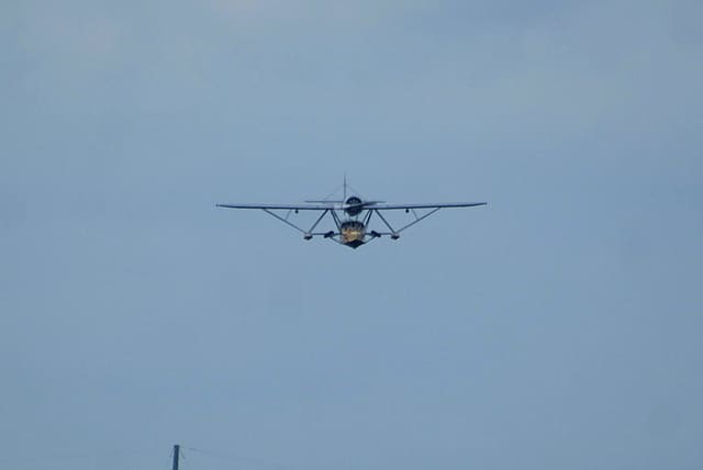- Single-engine aircraft