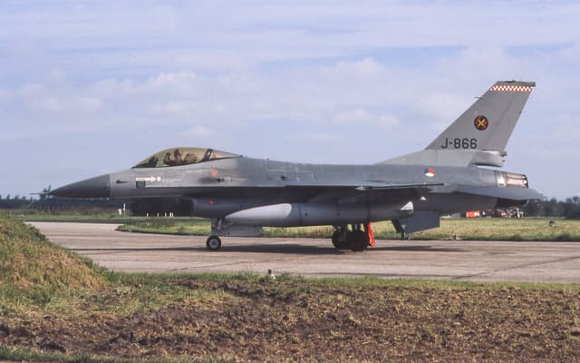 - Single-engine aircraft