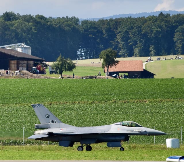 - Single-engine aircraft