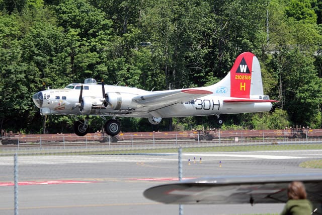 - Twin-engine aircraft