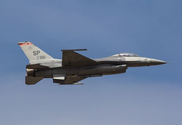 - Single-engine aircraft