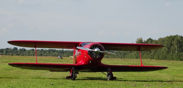 - Single-engine aircraft