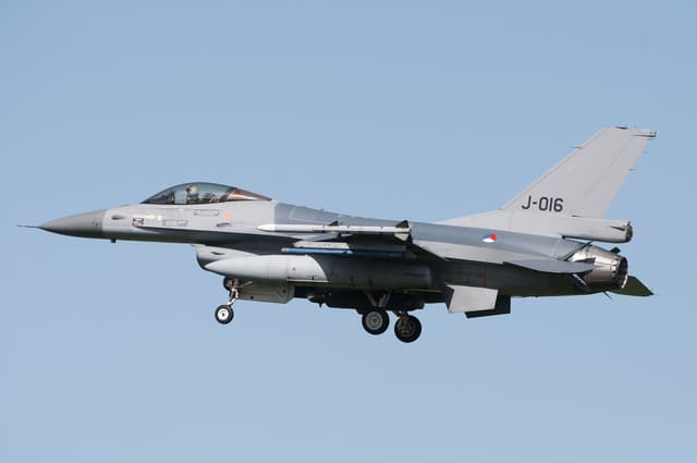 - Single-engine aircraft