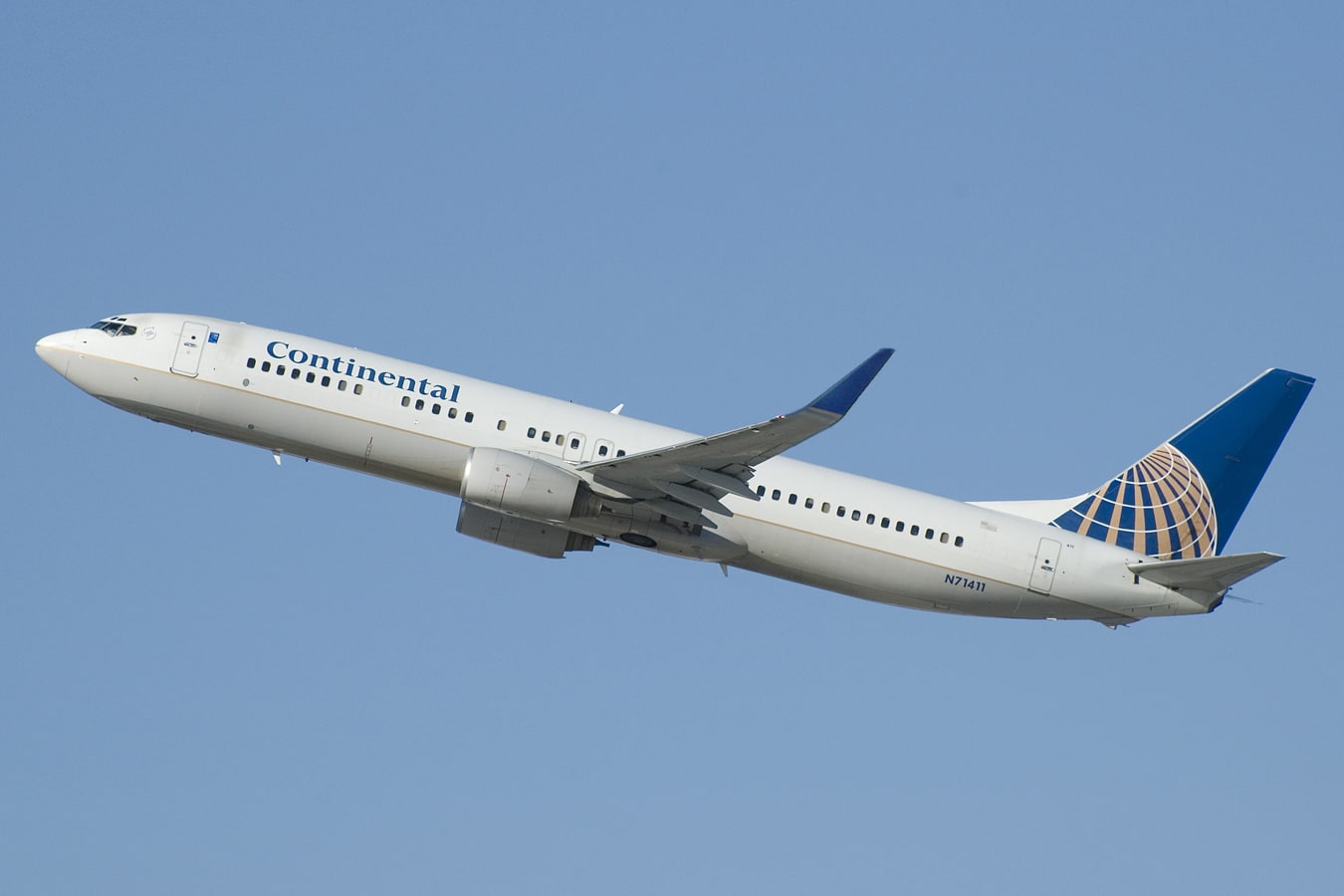 Brian Continental737.JPG NicolasJz's best shot — N71411