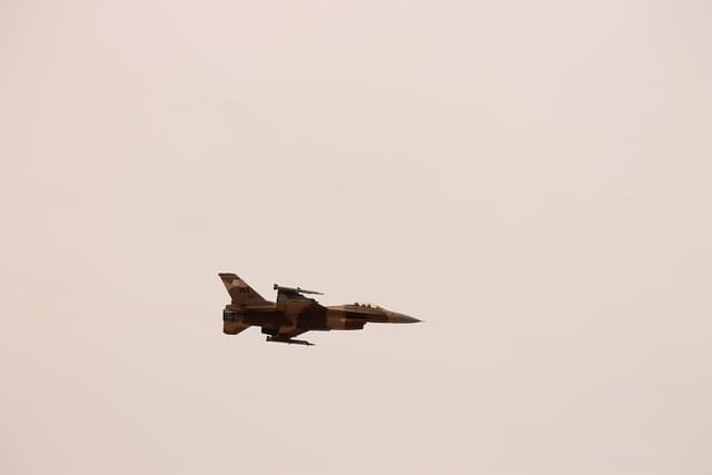 - Single-engine aircraft