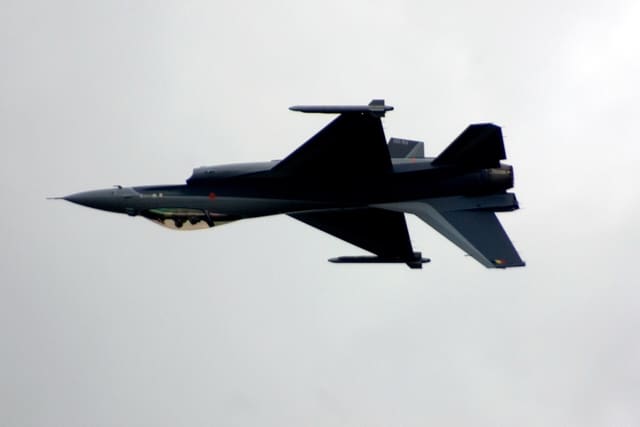 - Single-engine aircraft