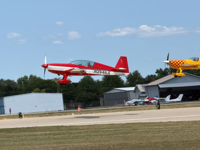 N264EX - 2001 Extra Flugzeugbau Gmbh EA 300/L