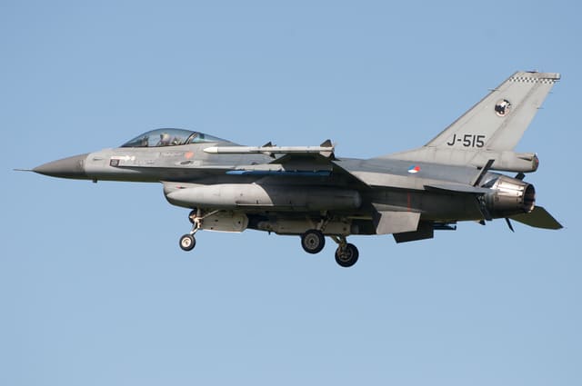 - Single-engine aircraft