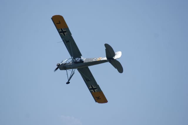 - Single-engine aircraft