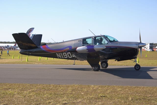 N1904 - Single-engine aircraft