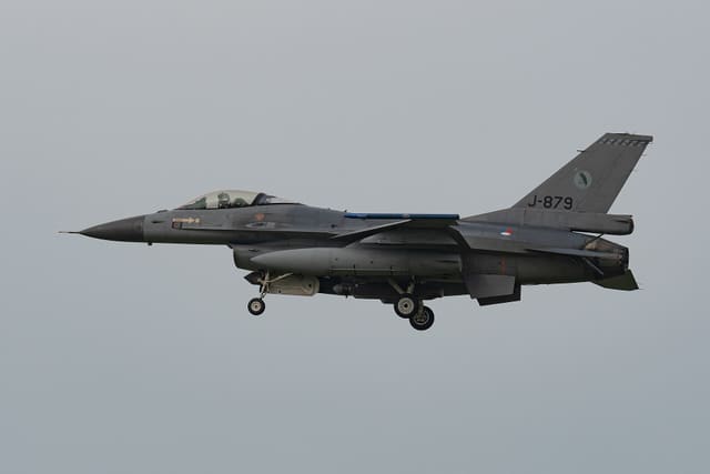 - Single-engine aircraft