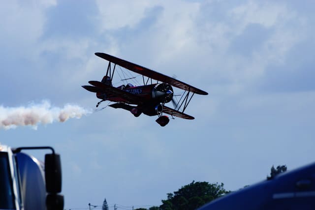 - Single-engine aircraft