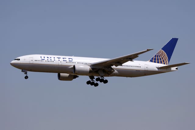 N225UA — Boeing
