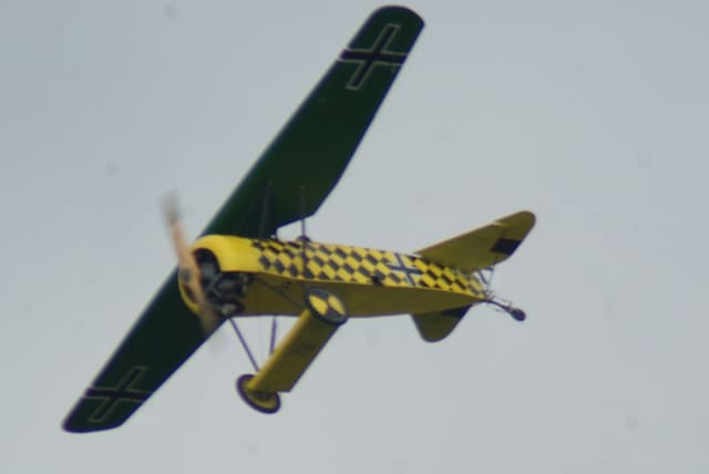 - Single-engine aircraft