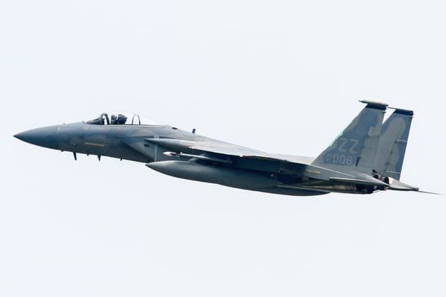 - Twin-engine aircraft