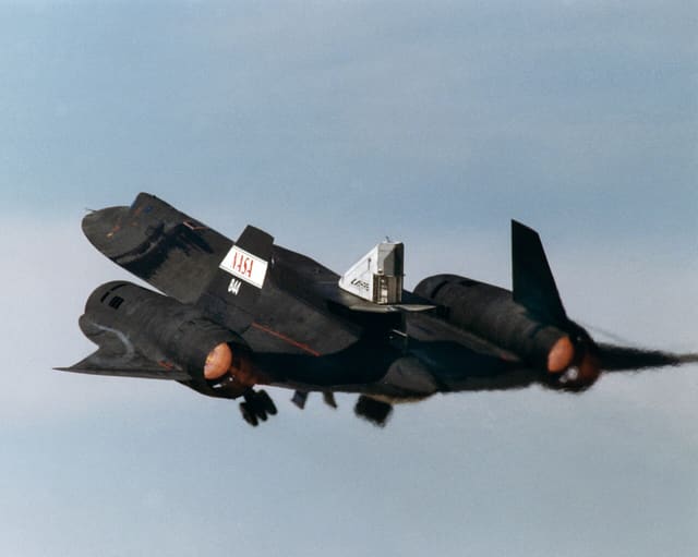 - Twin-engine aircraft