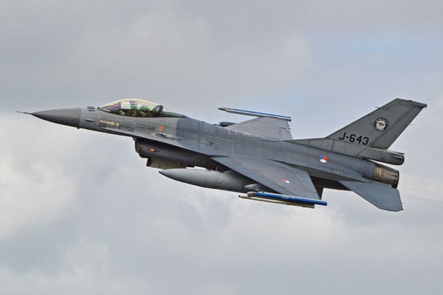 - Single-engine aircraft