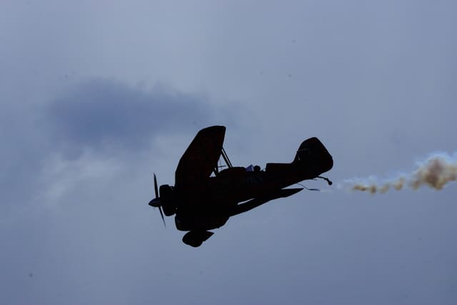 - Single-engine aircraft