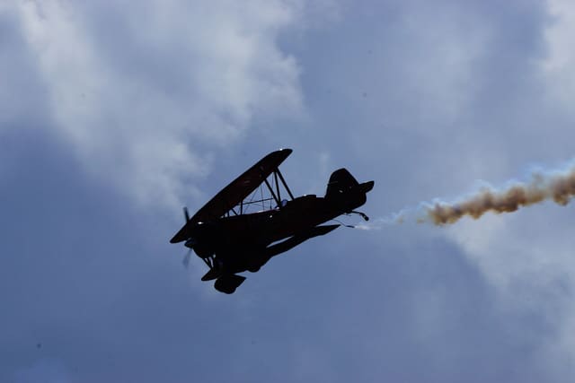 - Single-engine aircraft