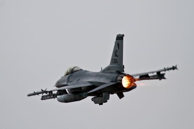 - Single-engine aircraft