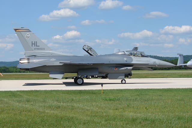 - Single-engine aircraft