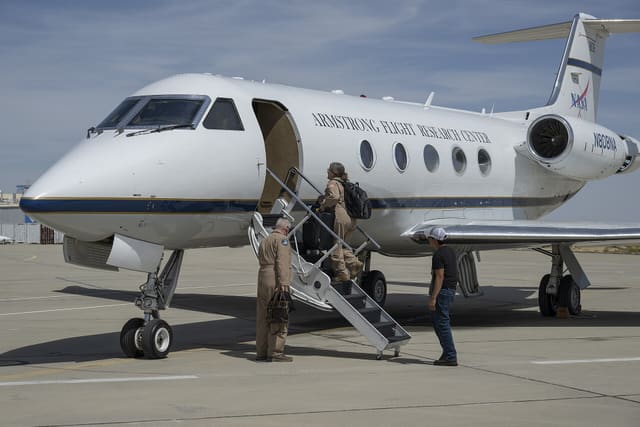 N808NA - Business jet