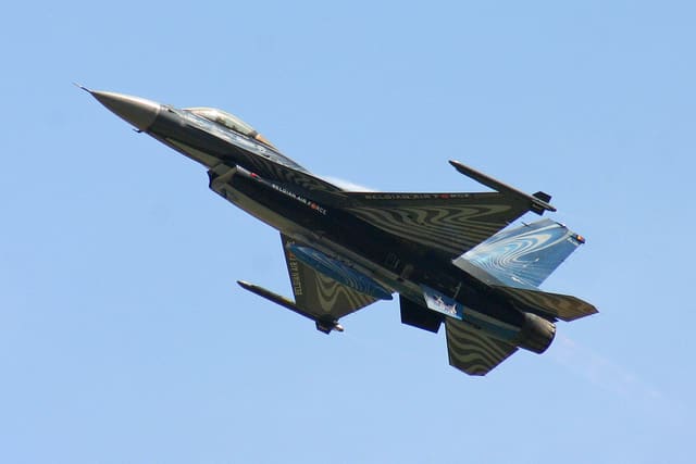 - Single-engine aircraft