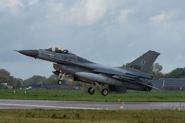 - Single-engine aircraft