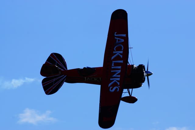 - Single-engine aircraft